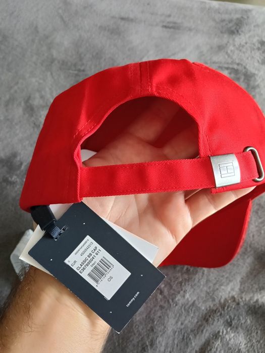 Tommy Hilfiger flag șapcă unisex culoare rosie cu logo discret mic brodat OS noua originala