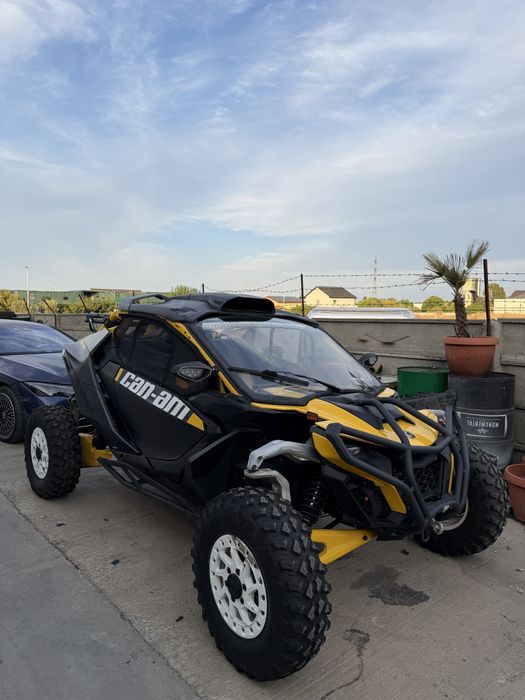 vand can am maverick R 2024