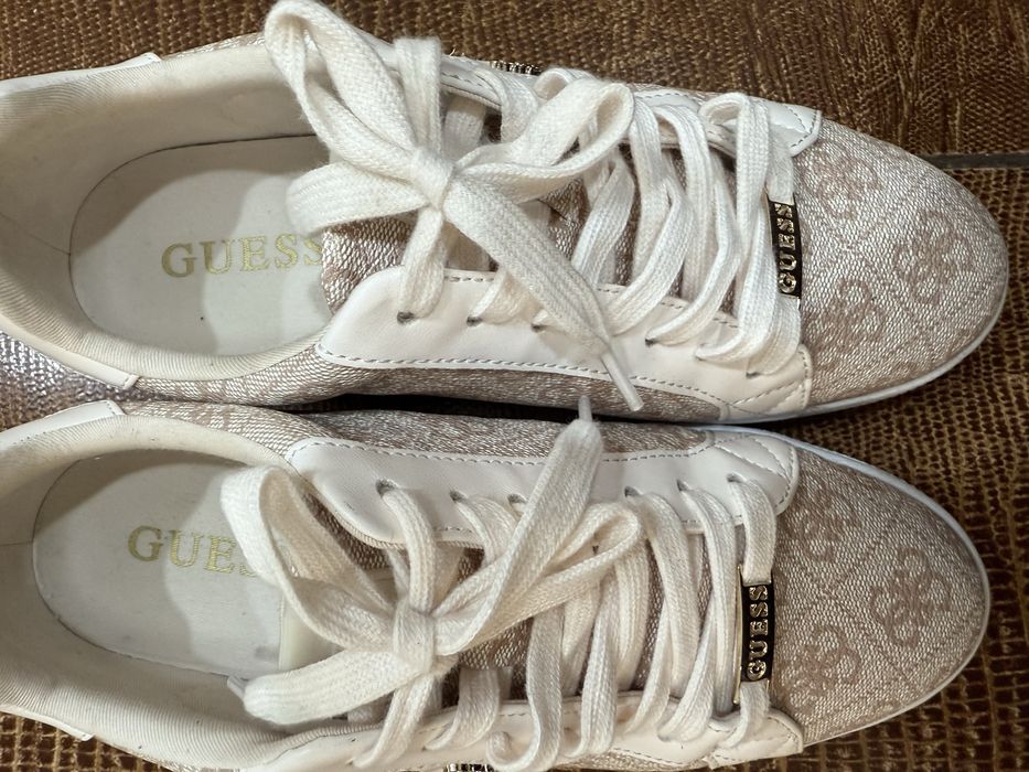 Продам кеды guess оригинал женские