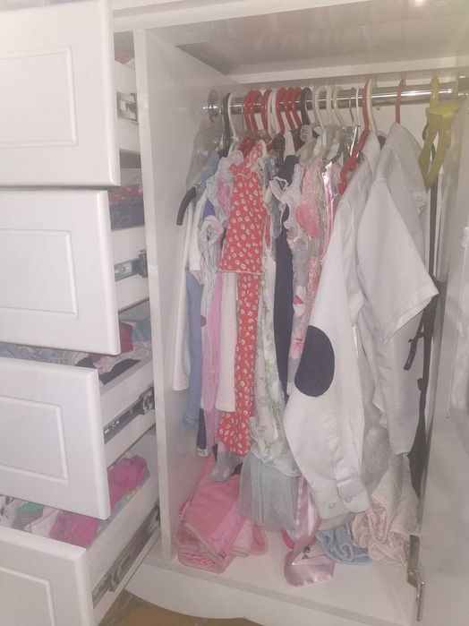 Комод с вешалкой