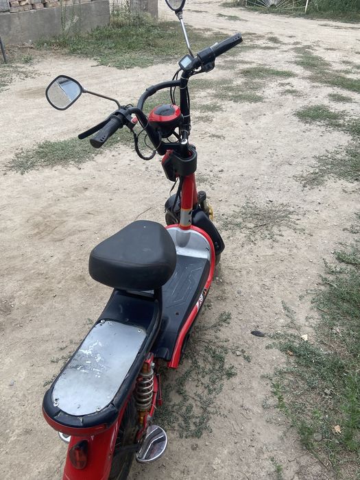 Продаю скутер 40 к
