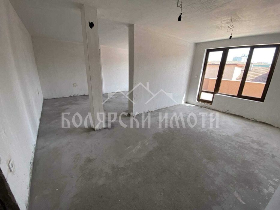 Продава се Тристаен апартамент в Велико Търново, Бузлуджа - 148 кв.м за 1157 €/кв.м - Снимка #1