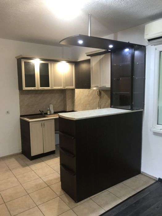 Собственик    продава    3    стаен      в      Пловдив      .