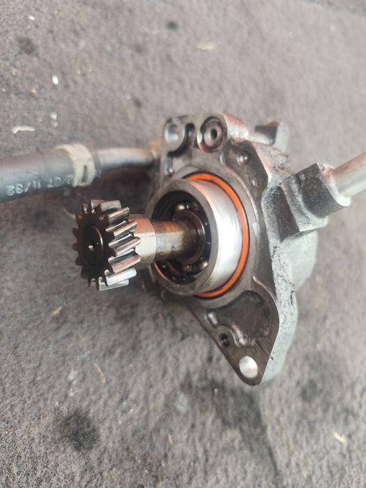 Вакум помпа-Mitsubishi L200-2.5dci-174кс-2008г