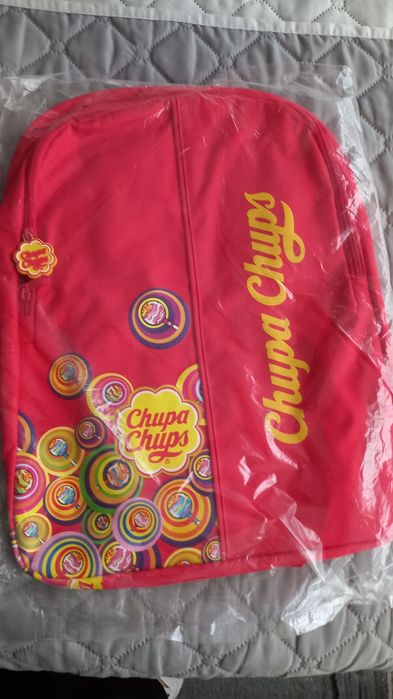 Раници, чисто нови.