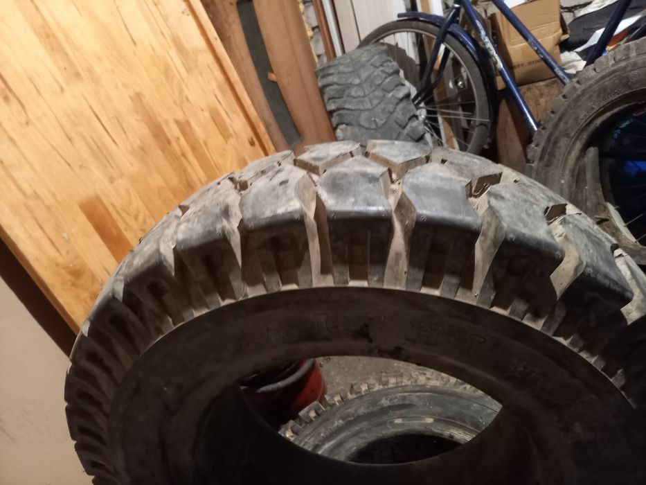 Продам покрышка на кару
