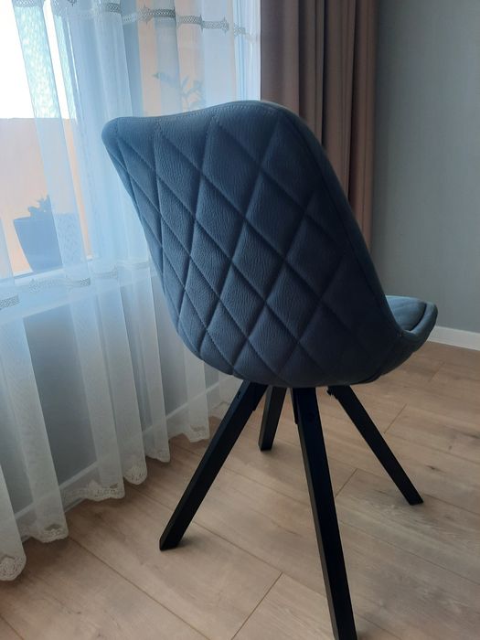 Трапезни столове