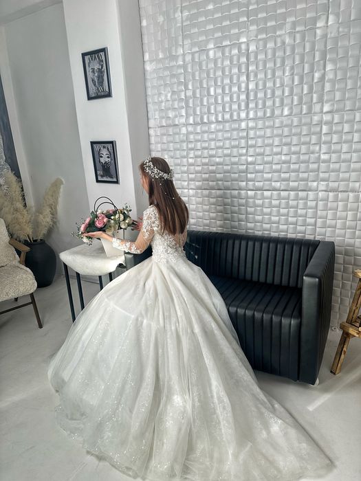 Продам свадебные платья