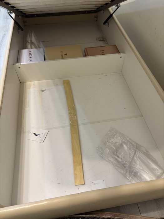 Продам кровать с матрасом