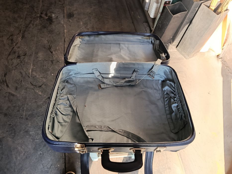 Продам советские чемоданы