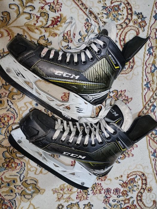 Коньки хоккейные