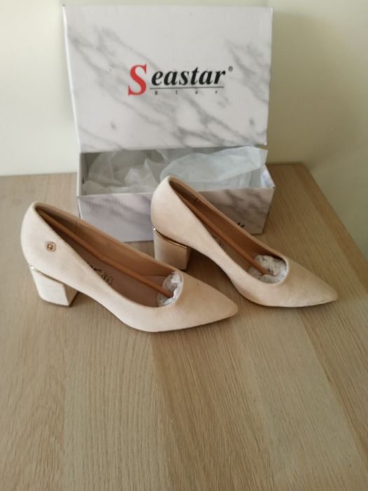 Официални дамски обувки от Италия 38 номер.