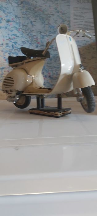 Miniscuter plachetă Viespa  piagio.