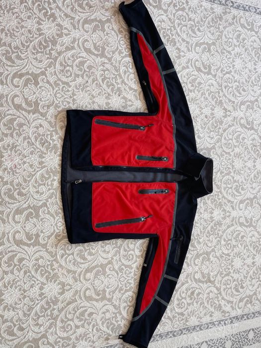 Продам одежду ..