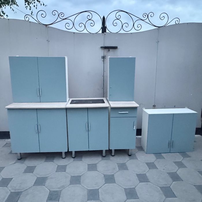 Продам кухонный гарнитур  .