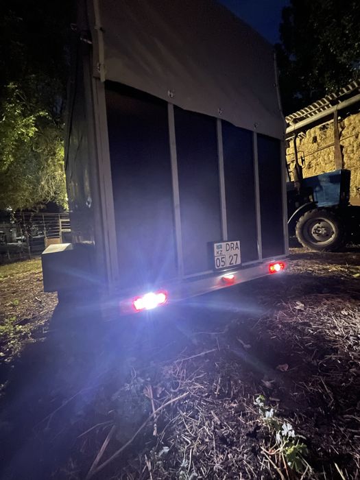 Коневозка для 2 лошадей