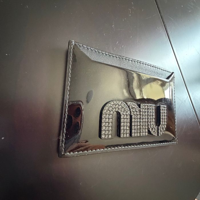 Оригинален Card държач за карти MIU MIU от естествен лак