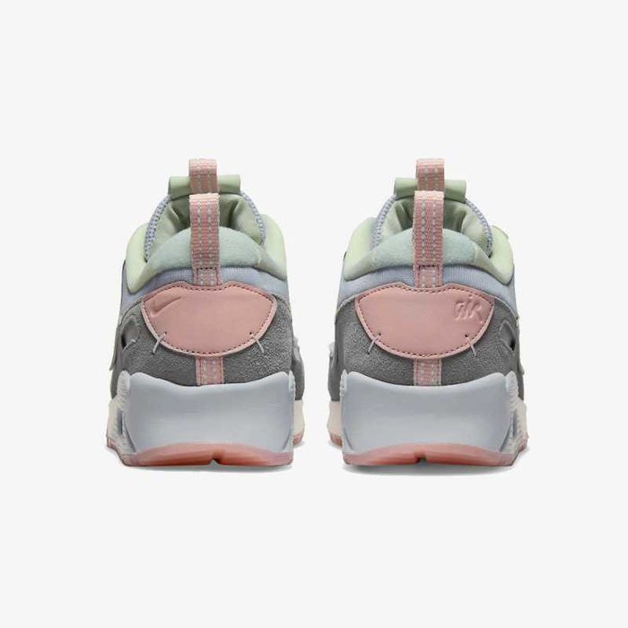 Оригинални дамски Маратонки NIKE Air Max 90 Futura