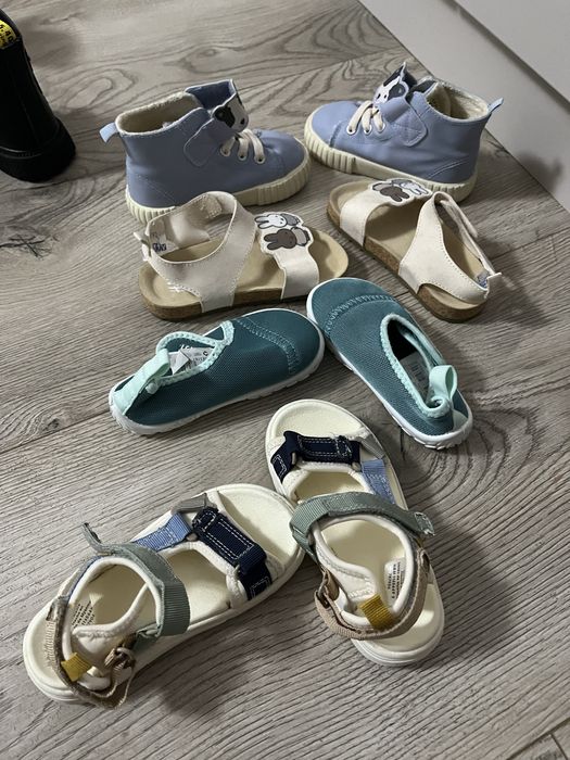 Vand lot incaltamine nr 22-23