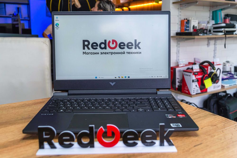 HP Victus 15-FB0XCX Ryzen 5 5600H Radeon Graphics SSD 500GB Red Geek