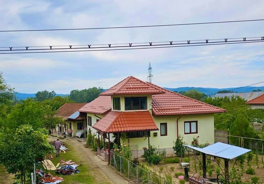 Montaj acoperisuri la comanda