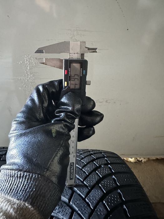 235/45 R18 Bridgestone Blizzak LM005  DOT2222