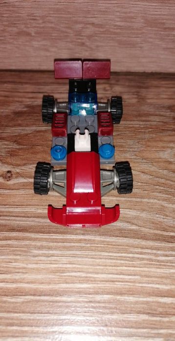 Лего кола [формула]