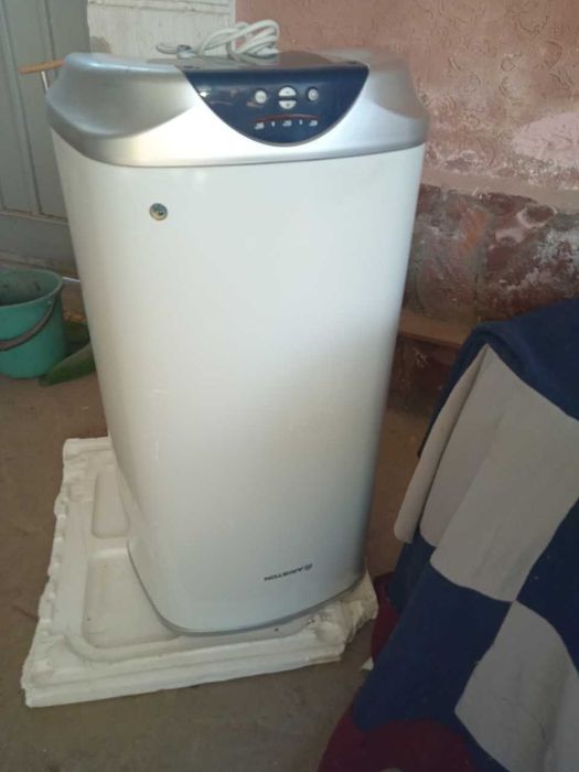 Продаётся-водонагреватель Аристон-100л в отличном рабочем состоянии/