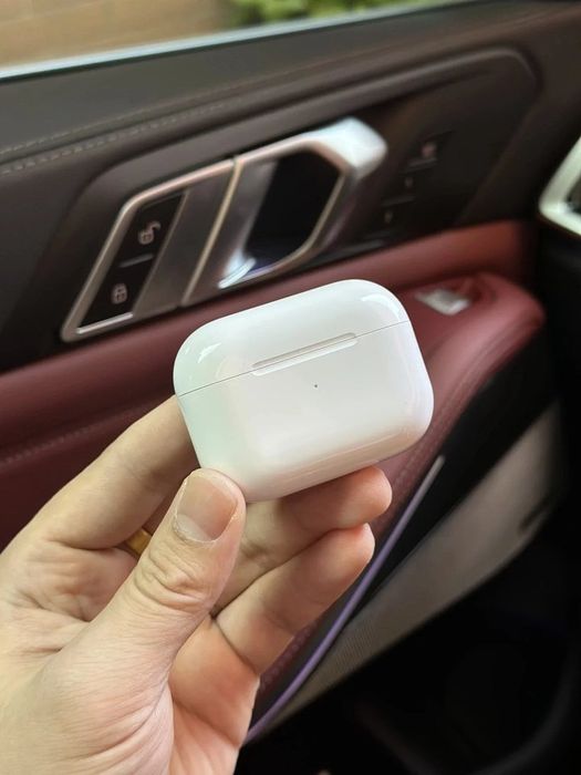 Airpods pro2  ( 3rd generation , 4th generation, 5th generation )