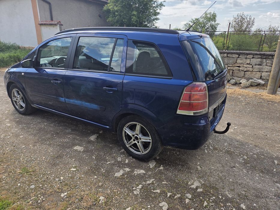 Продавам Opel Zafira  7 местен 2006 година