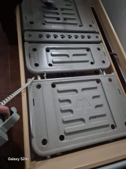 Vand 2 paturi medicale electrice