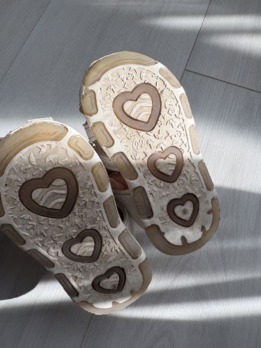 Детски сандали без следи от употреба