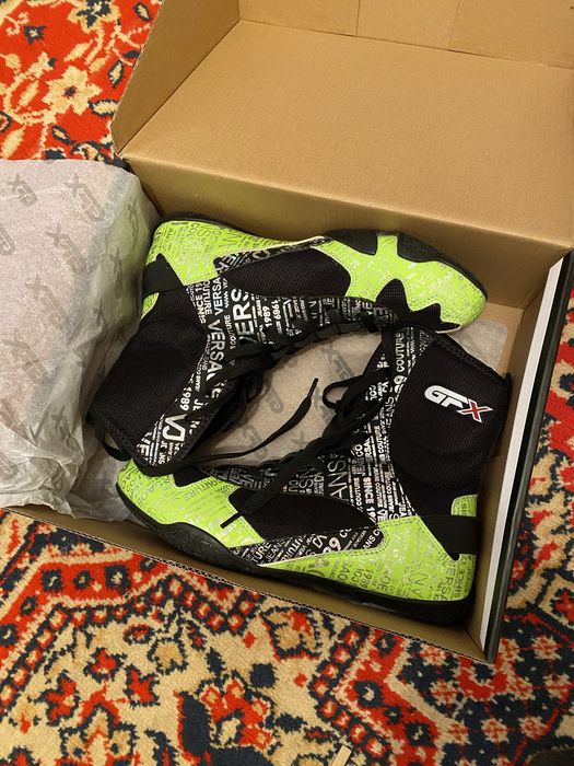 Спортивная обувь