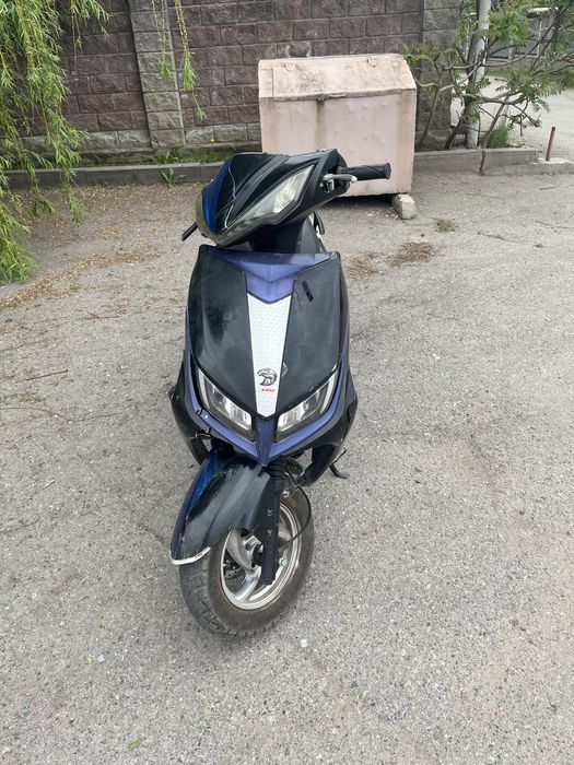 Продам м8 на ходу