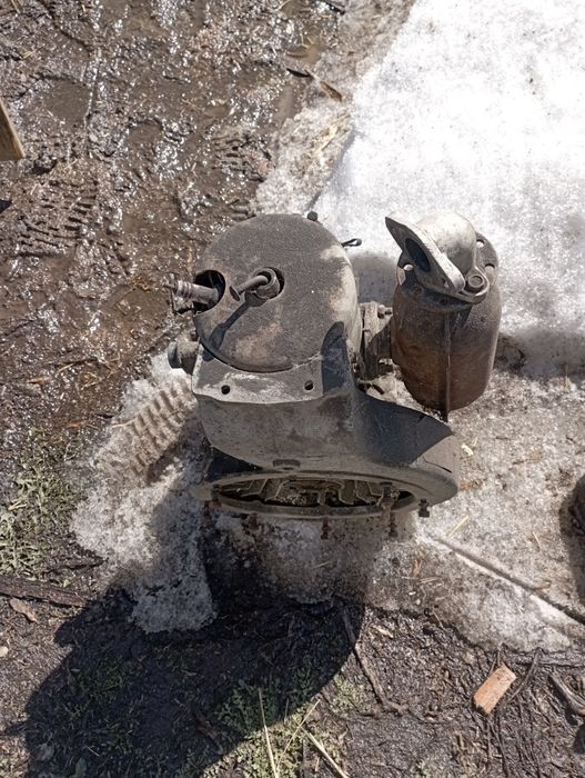 Двигатель бензиновый