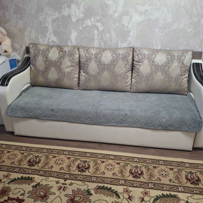 Продам диван с  столом