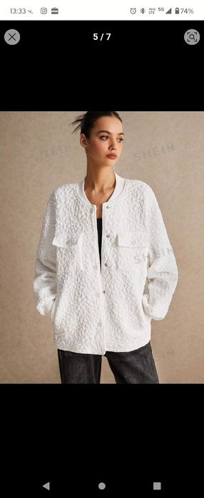 Дамско бяло яке на цветя