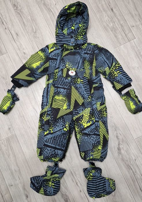 Зимний комбинезон на ребенка