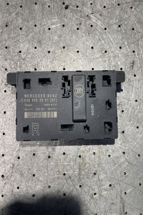 Modul control usa fata stanga 639 900 32 01 Mercedes-Benz Vito W639 (