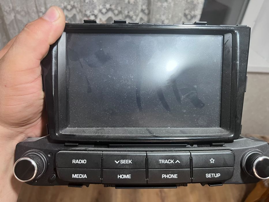 Продам магнитофон от Hyundai accent