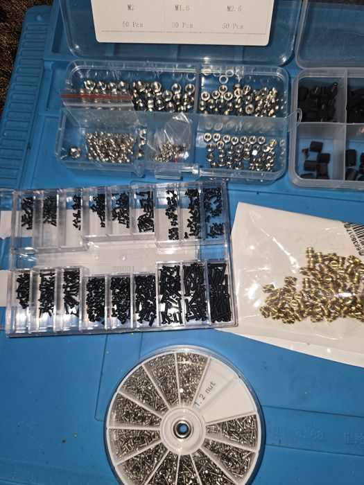 Set de suruburi laptop telefon electronice