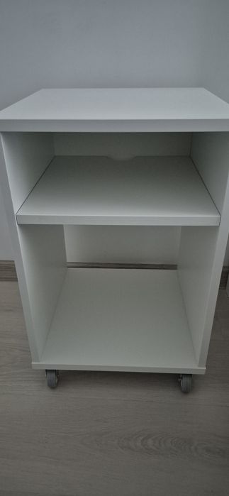 Vand 2 noptiere ikeea + cutie depozitare