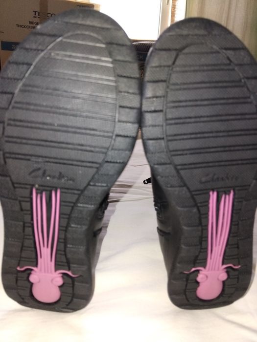 Нови детски ботуши Clarks.Естествена кожа.