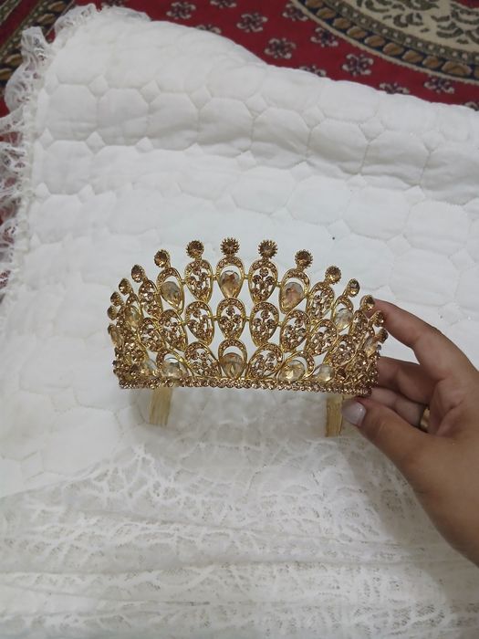 Yangidek bir ikki marotaba taqilgan yaxshi saqlangan