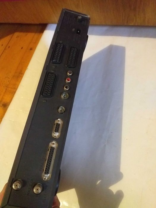 3 receiver/receptor satelit si cablu:STRONG 8106;‐HUMAX F1;Technisat