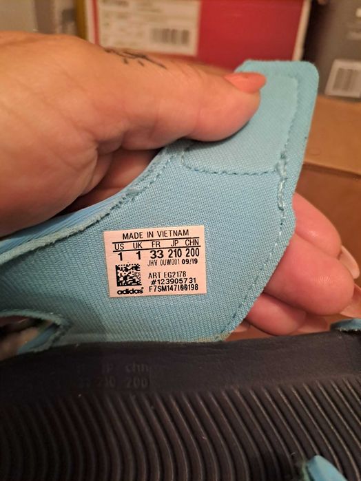 Сандали Adidas 33 номер