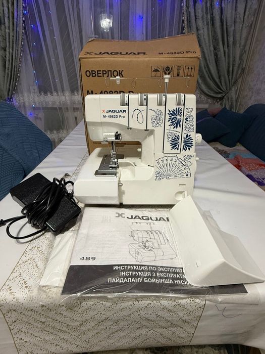 Швейная машинка и оверлог