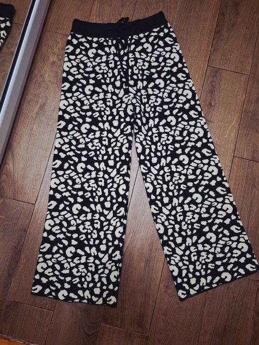 Pantaloni largi noi fără etichetă mărimea S