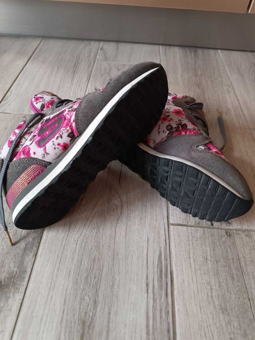 Маратонки със скрита подметка Skechers