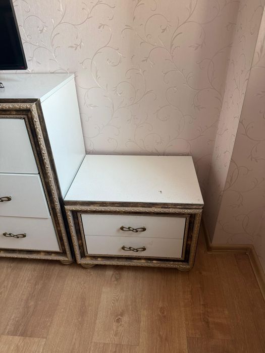 Продам спальный гарнитур и кровать